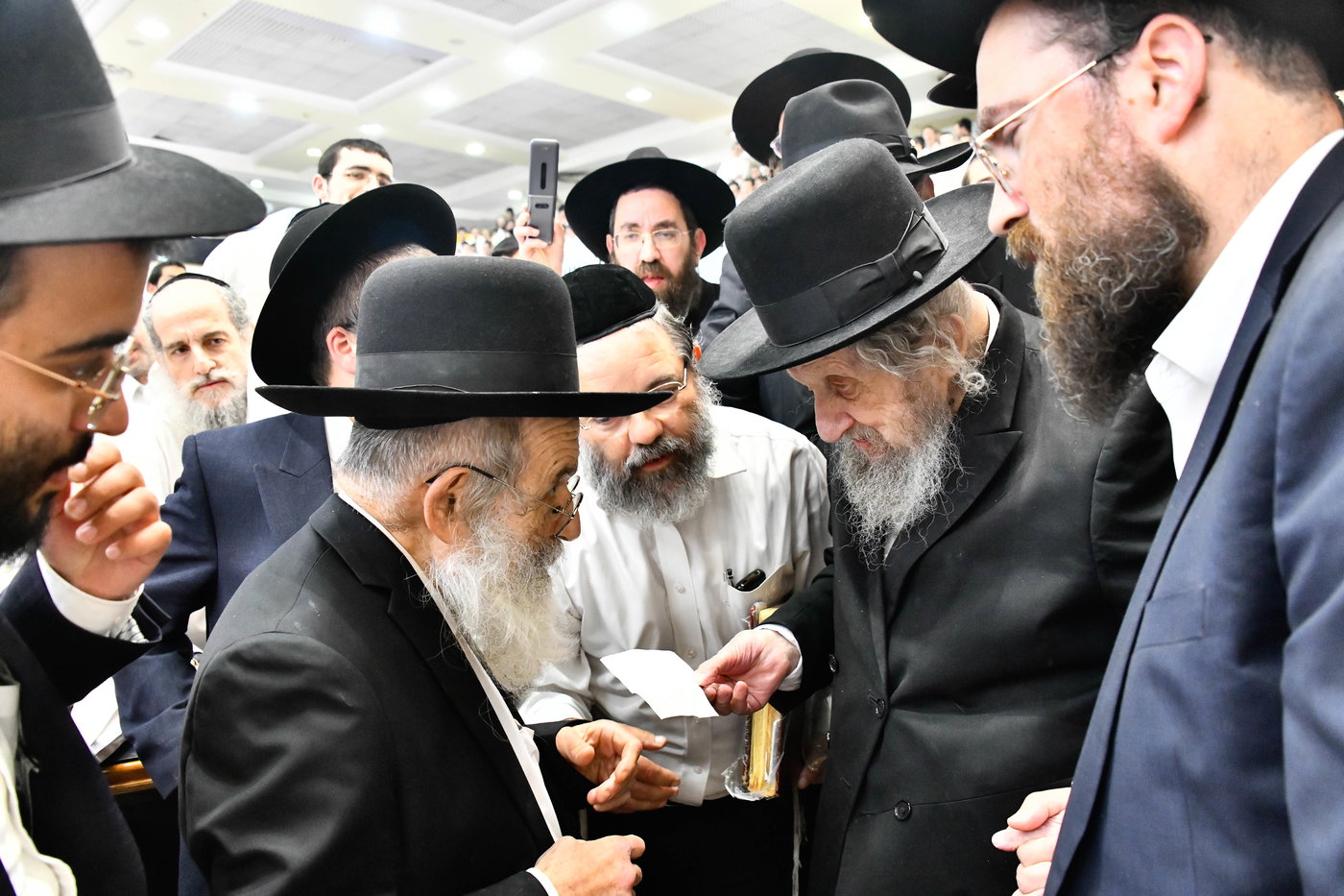 הגר"ד לנדו בשיחה בישיבת פוניבז'