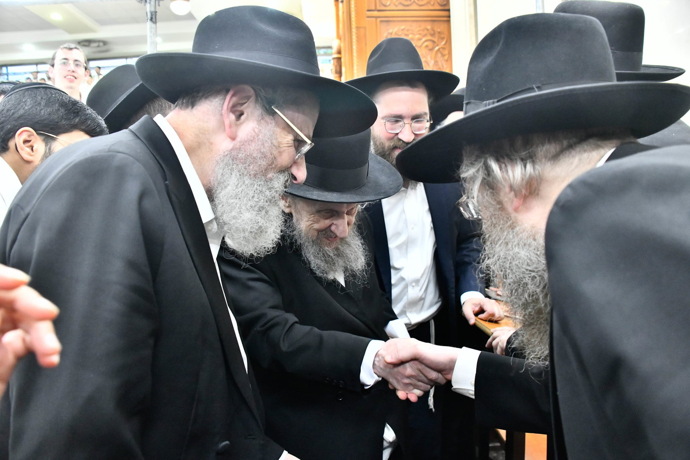 הגר"ד לנדו בשיחה בישיבת פוניבז'