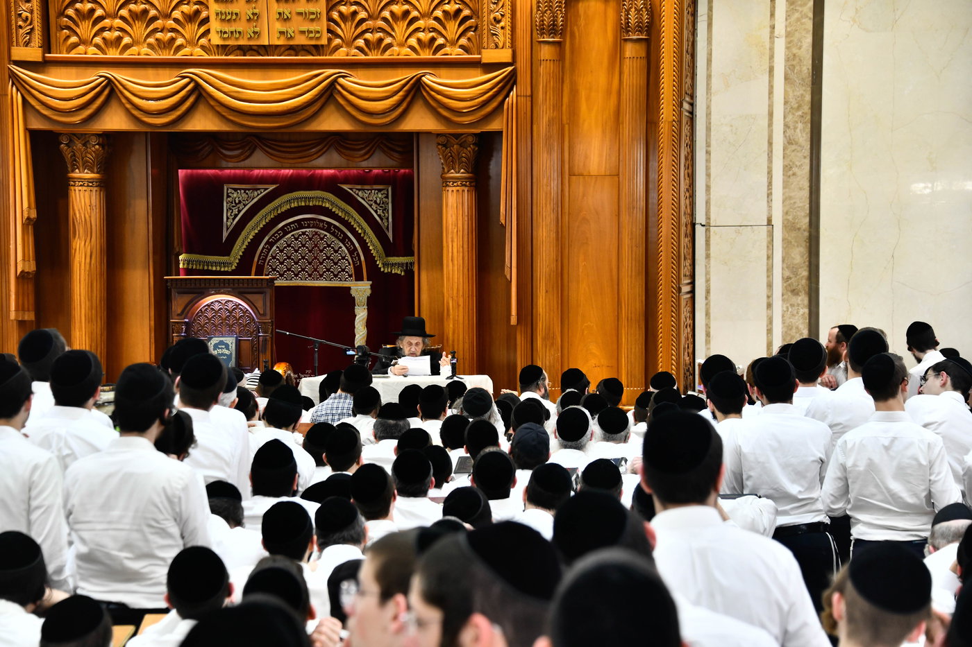הגר"ד לנדו בשיחה בישיבת פוניבז'