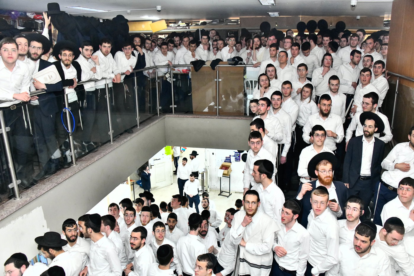 הגר"ד לנדו בשיחה בישיבת פוניבז'