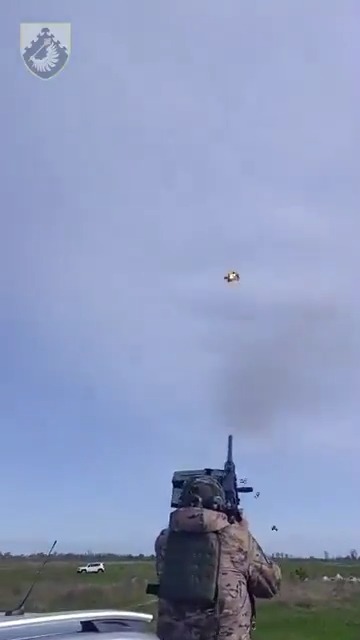 תותחן אוקראני מפיל כטב"ם