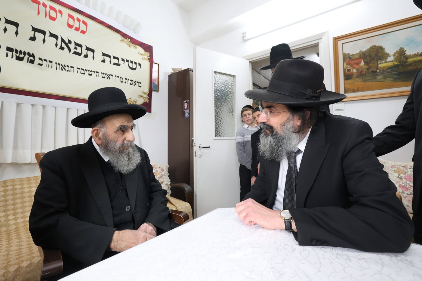 מעמד יסוד ישיבת תפארת התורה במעונו של הגר"מ צדקה