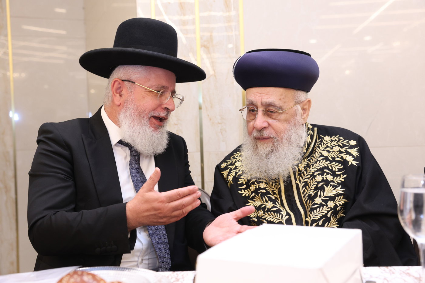 הגר"ז כהן בהתייעצות עם הראשון לציון הגר"י יוסף 