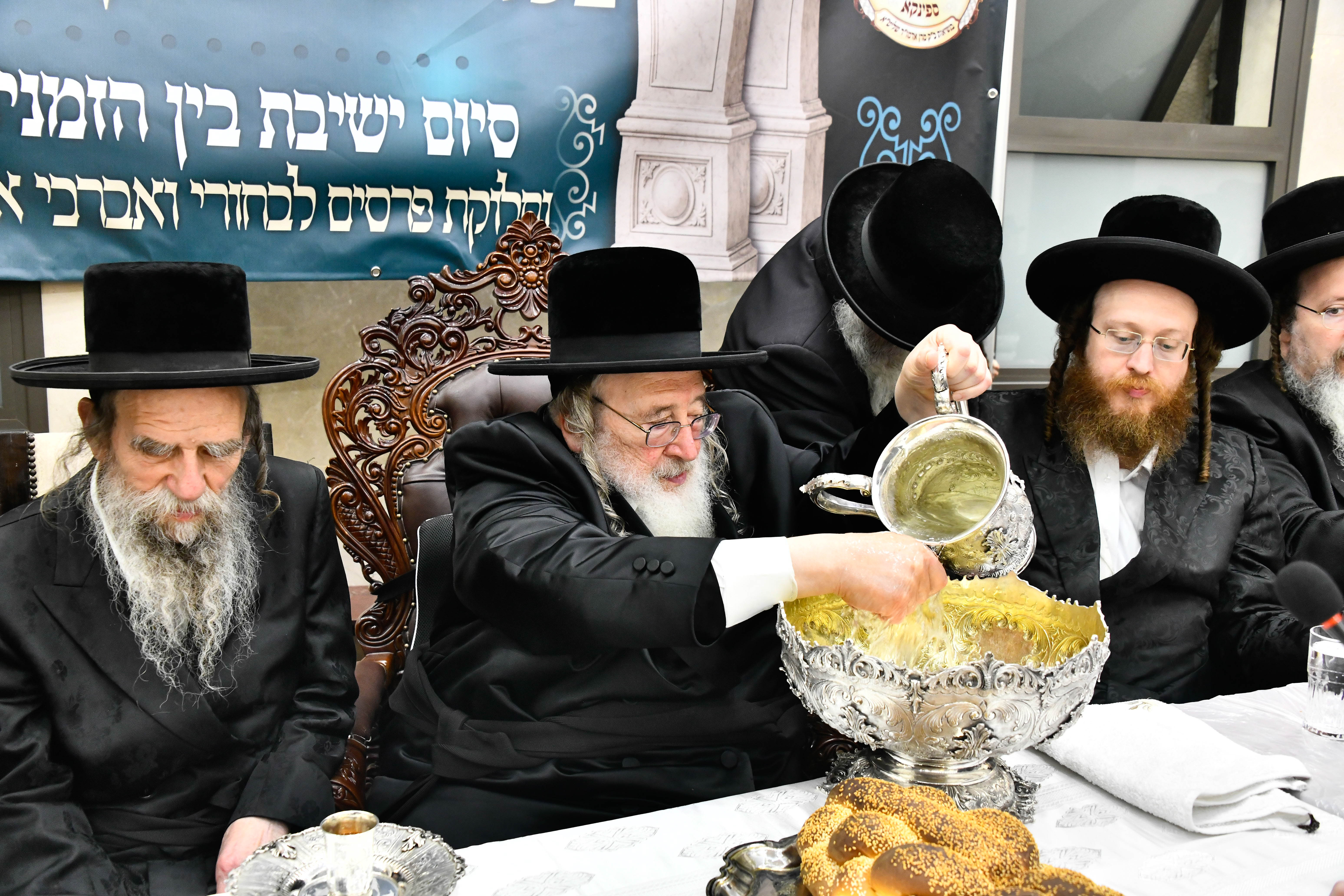 מורשת ה'אמרי יוסף' | הילולא קדישא וסיום 'בין הזמנים' בחצר הקודש ספינקא