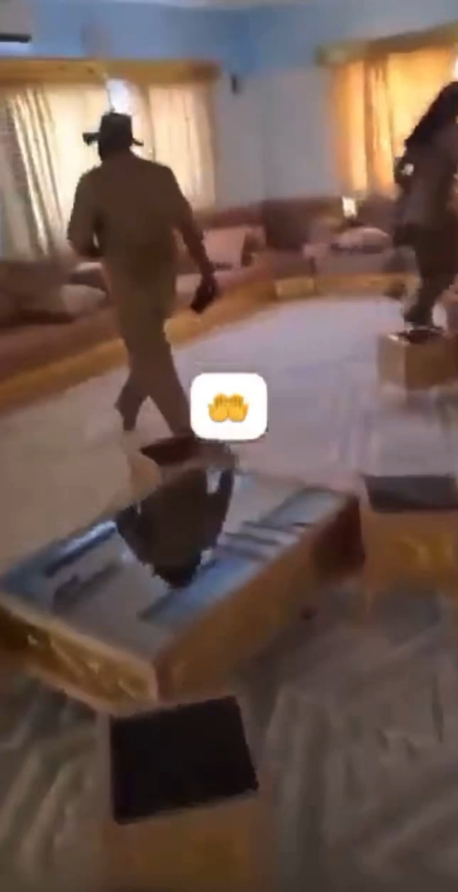 כוחות בדלנים טוארגים (FLA) כבשו את ארמון המושל בקידאל לאחר שכבשו את העיר