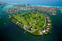 האי ומועדון הגולף שעליו