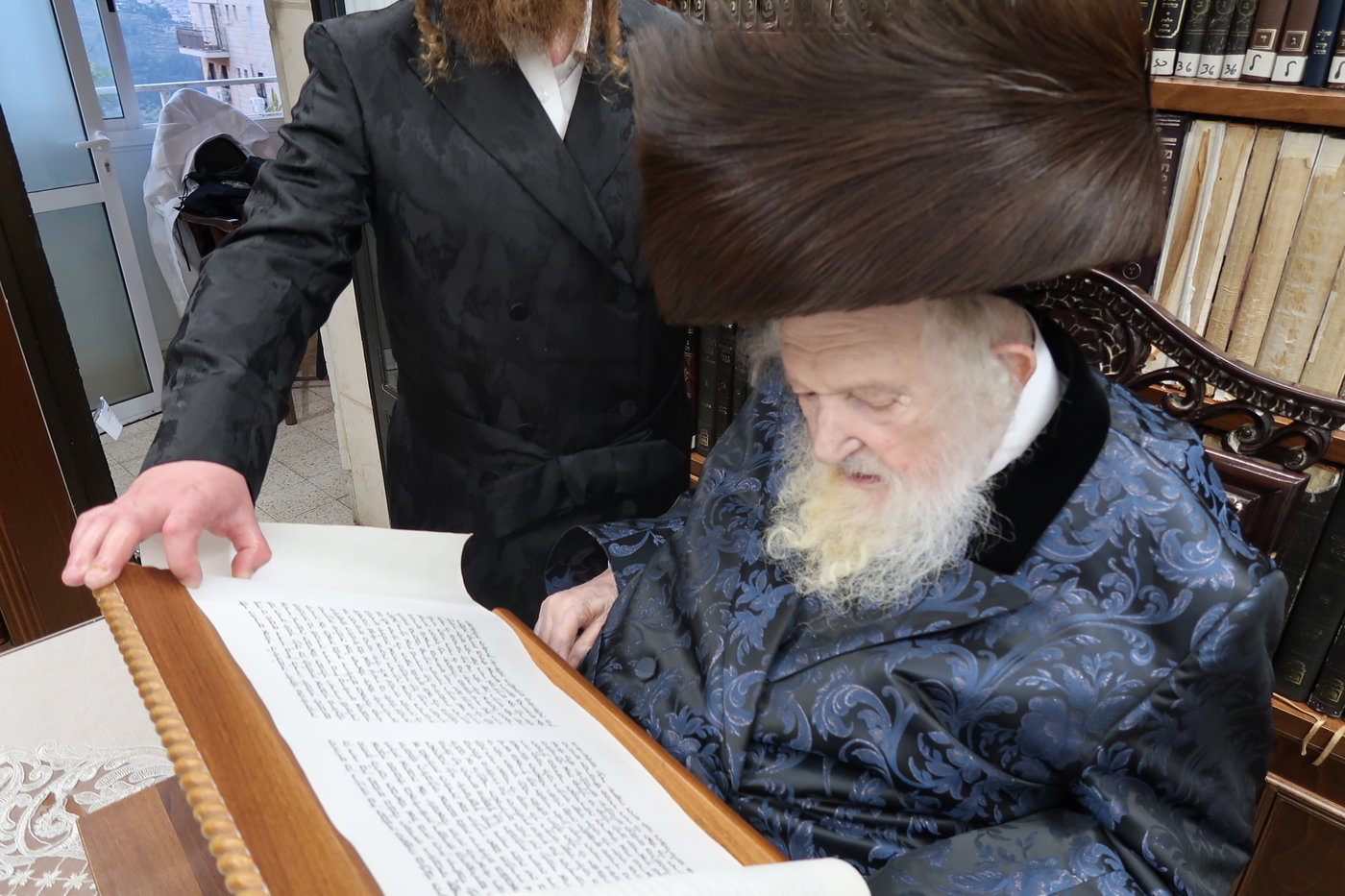 ערב ומוצאי שבת אצל הגר"מ שטרנבוך