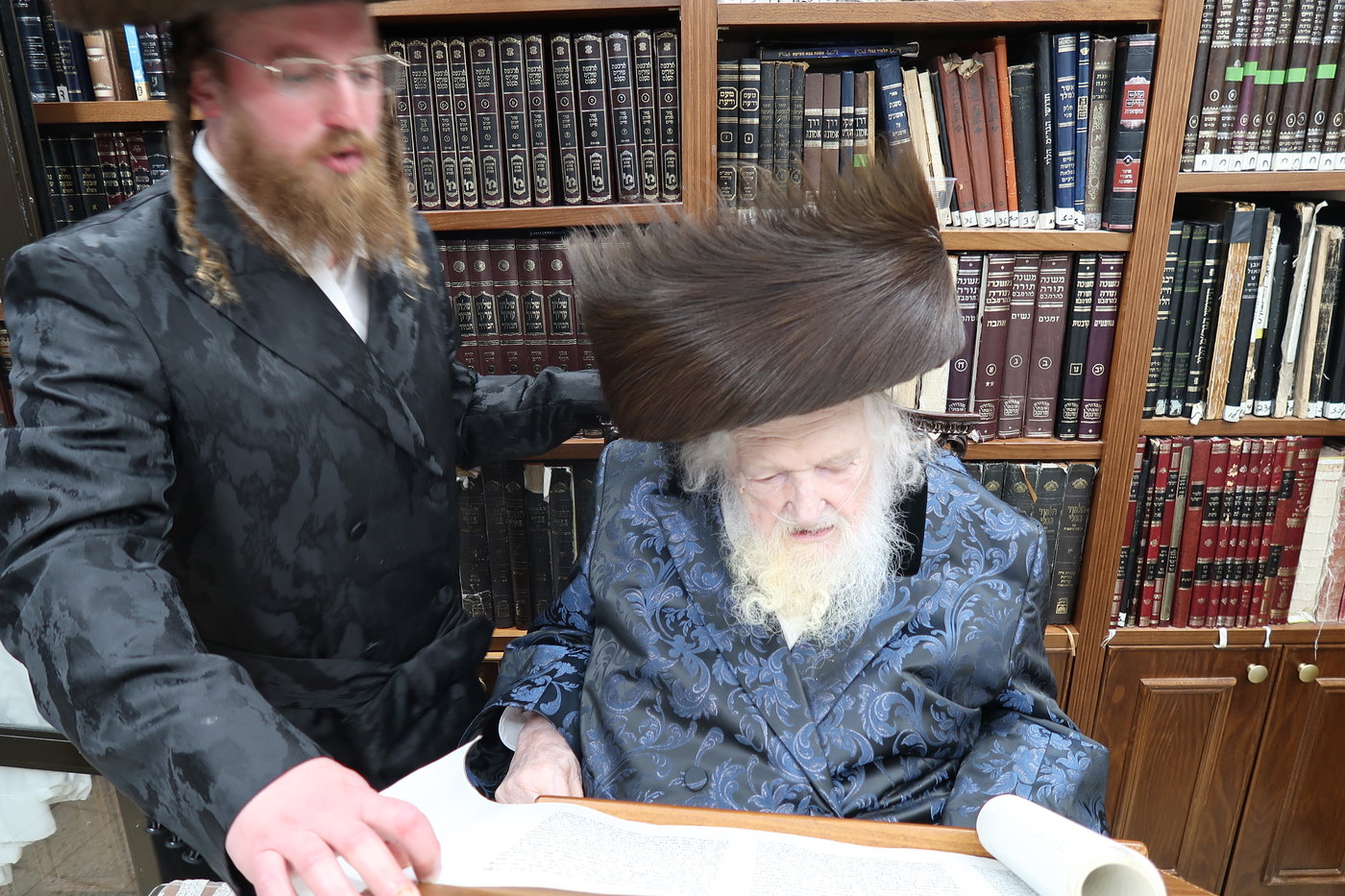 ערב ומוצאי שבת אצל הגר"מ שטרנבוך