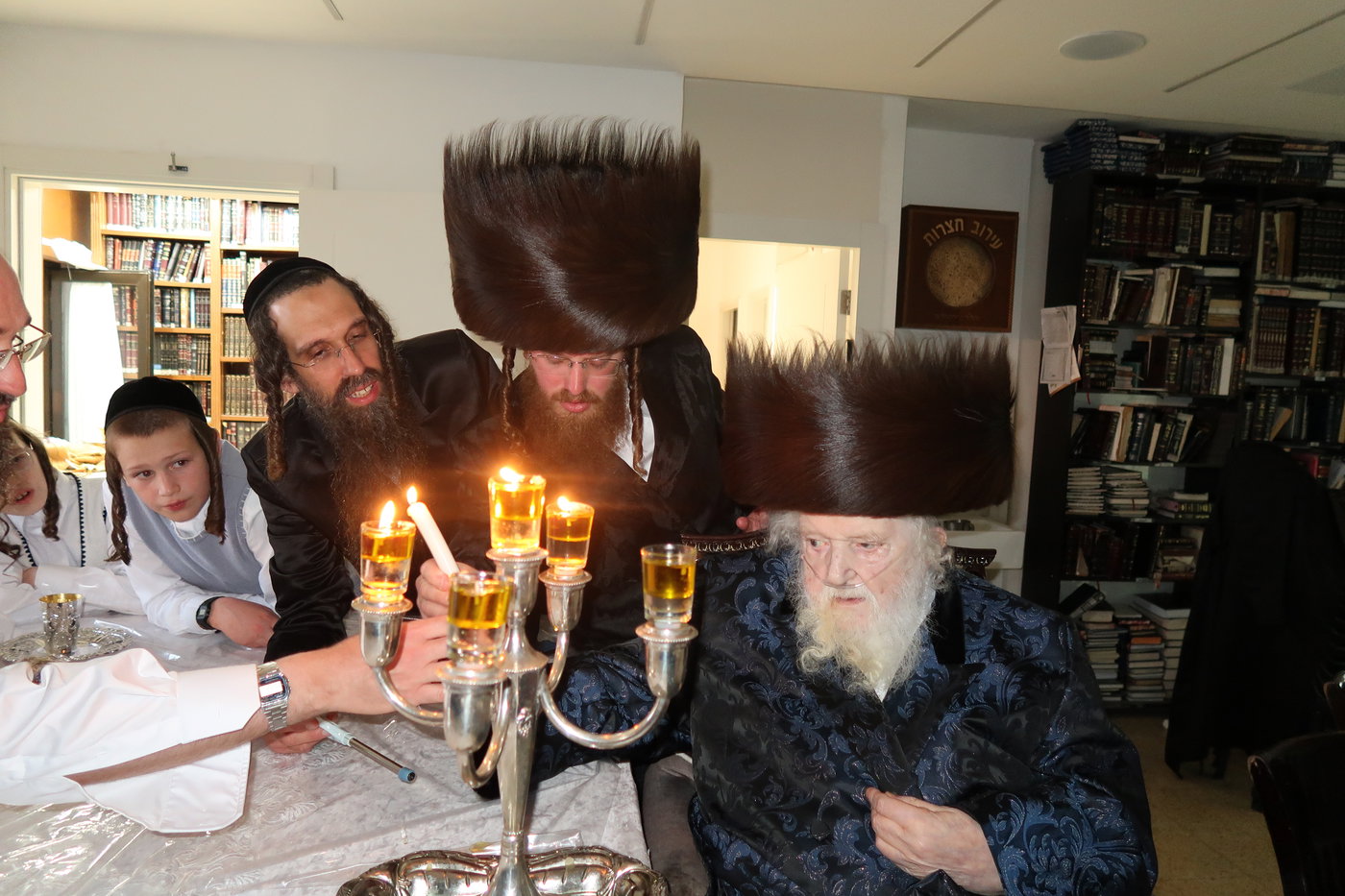 ערב ומוצאי שבת אצל הגר"מ שטרנבוך