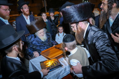 ערב ומוצאי שבת אצל הגר"מ שטרנבוך