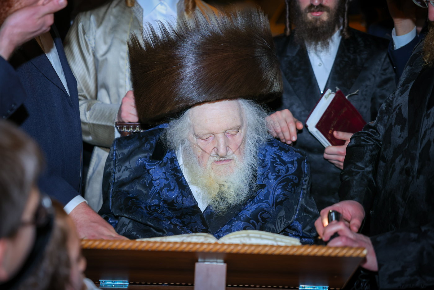 ערב ומוצאי שבת אצל הגר"מ שטרנבוך