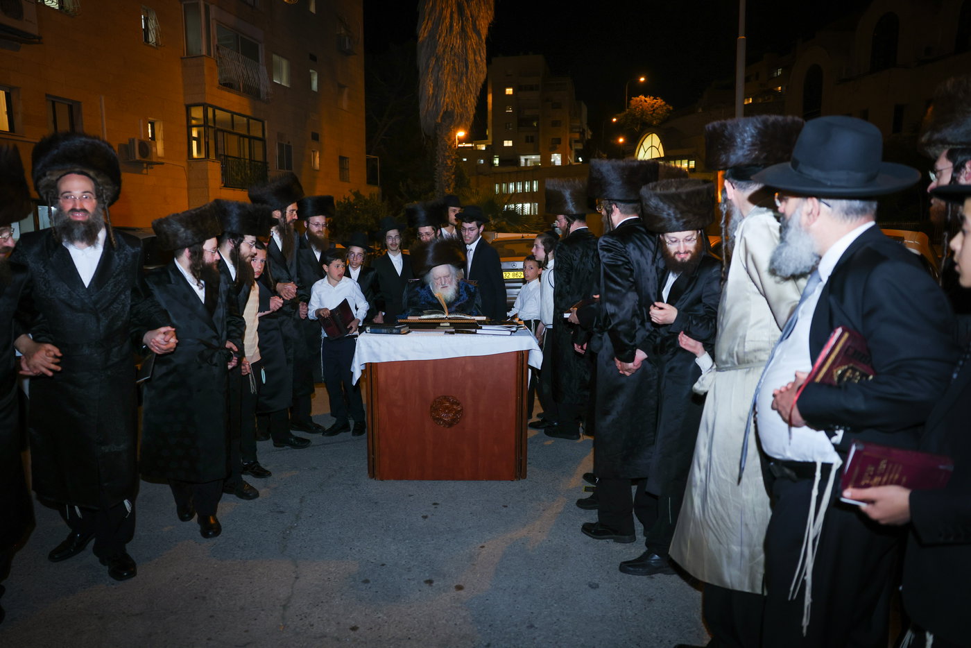 ערב ומוצאי שבת אצל הגר"מ שטרנבוך