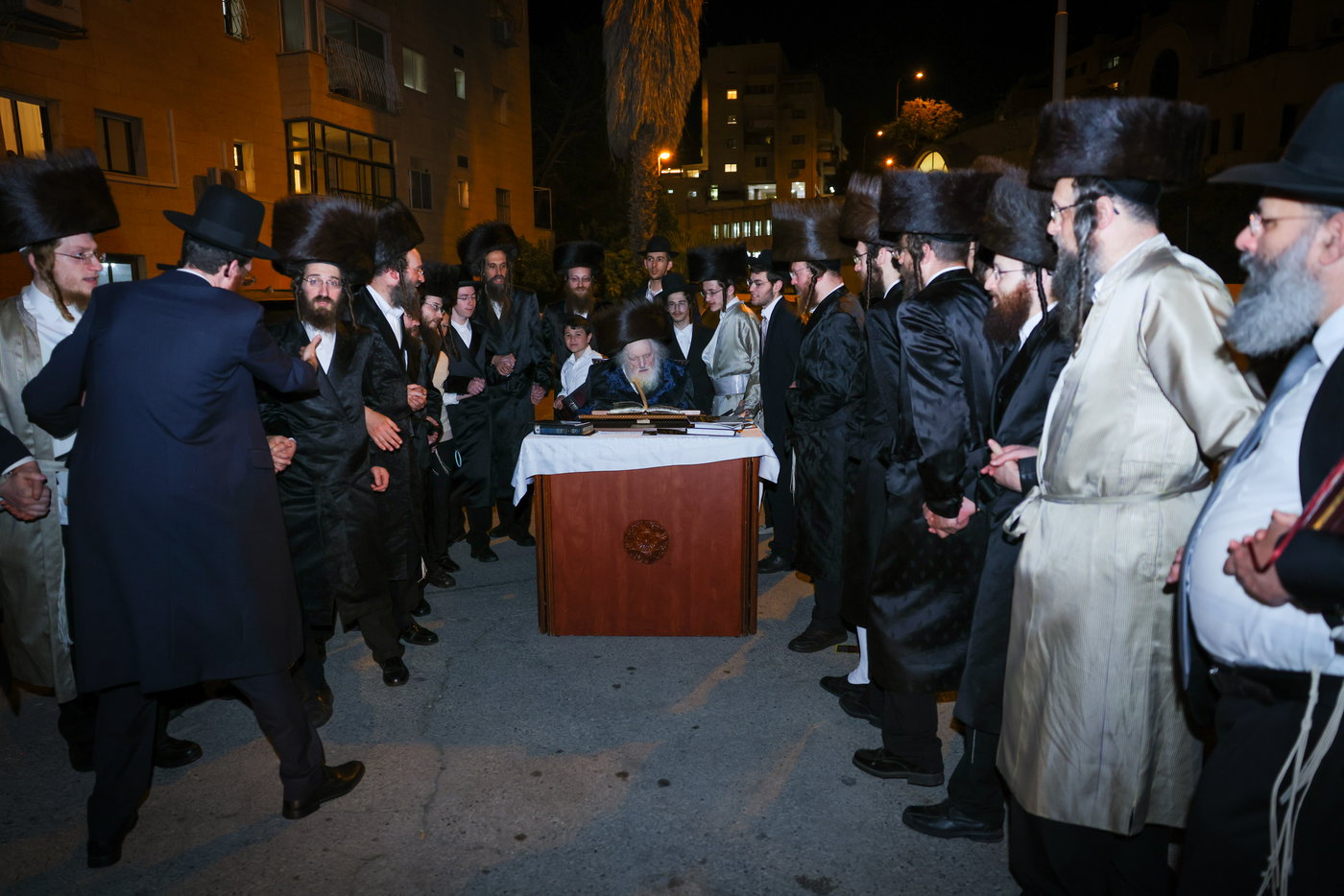 ערב ומוצאי שבת אצל הגר"מ שטרנבוך