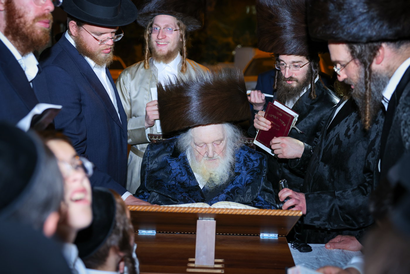 ערב ומוצאי שבת אצל הגר"מ שטרנבוך