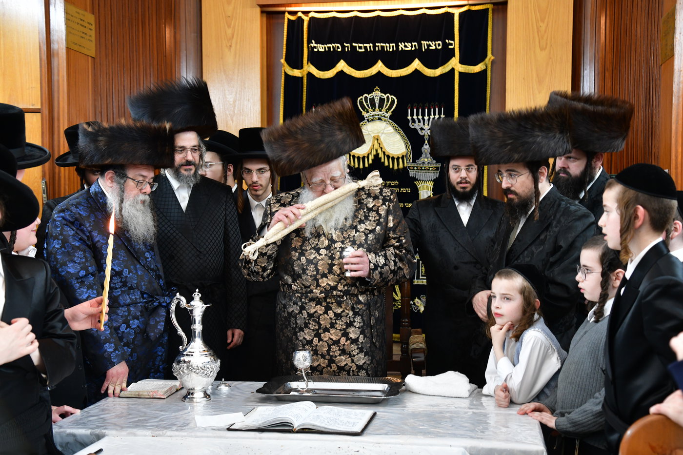 מוצאי שבת יארצייט בשאץ ויז'ניץ