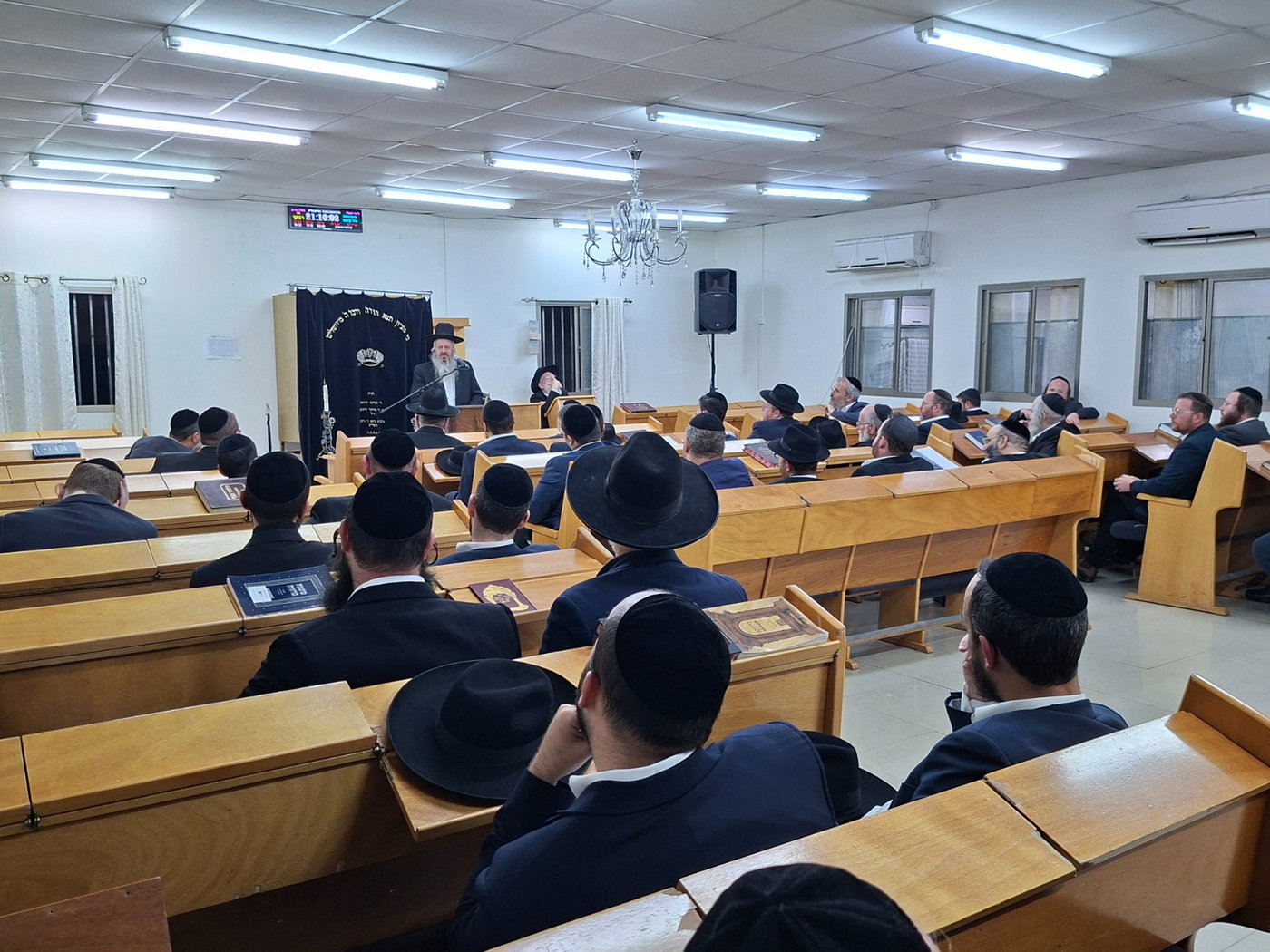 עצרת הספד על הרב יצחק דונט ז״ל