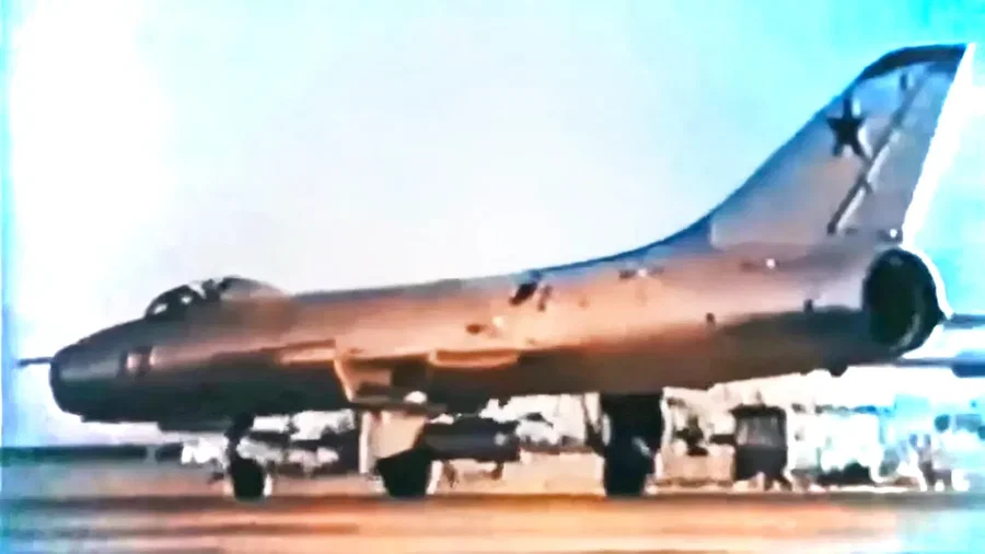 מטוס ה-Su-7 מתוך התיעוד