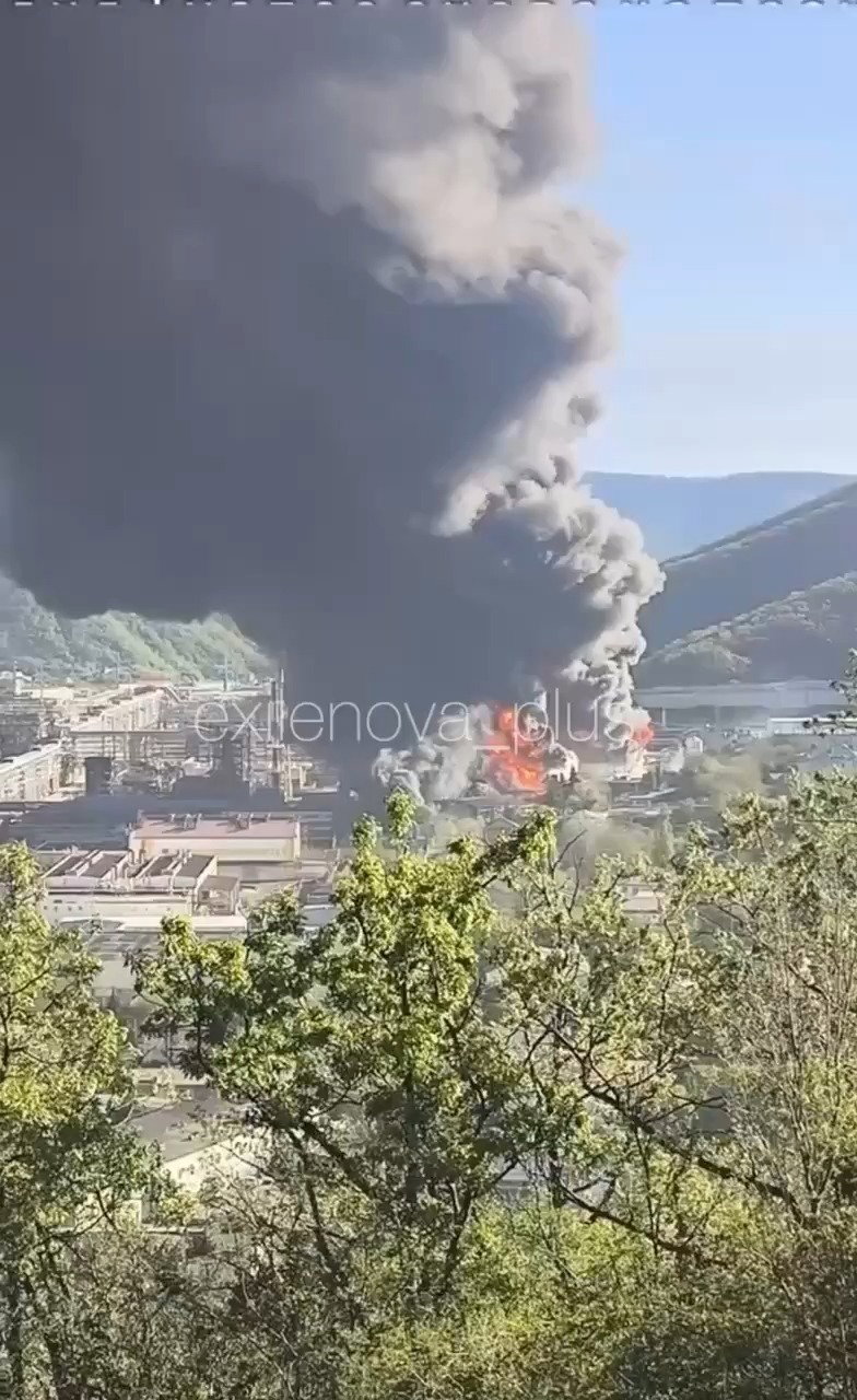 עשן עולה לאחר התקיפה בטואפסה