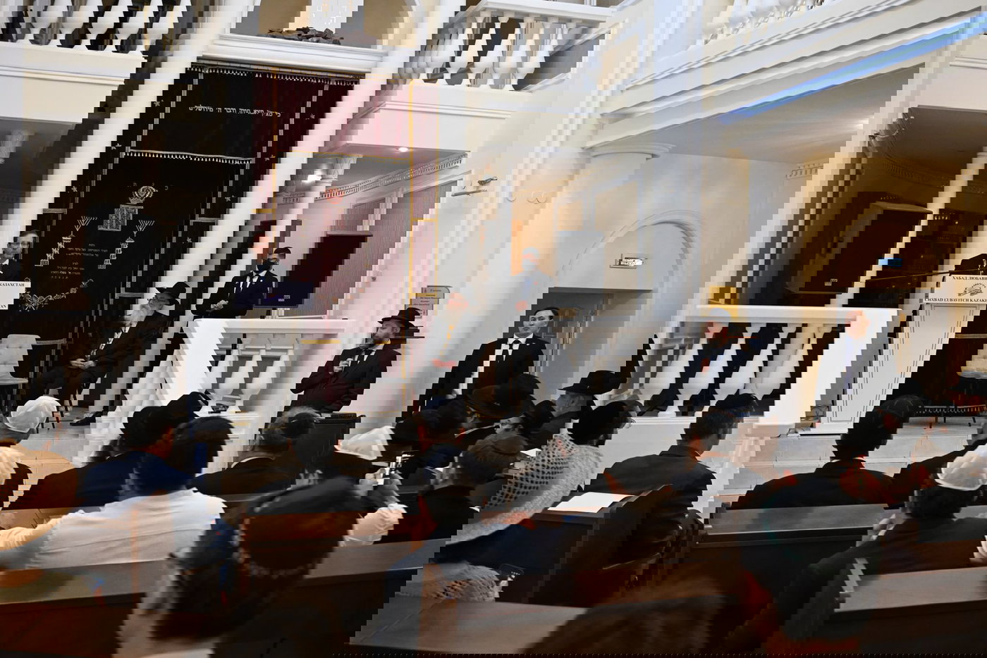 הנשיא הרצוג עם ראשי הקהילה היהודית בקזחסטן