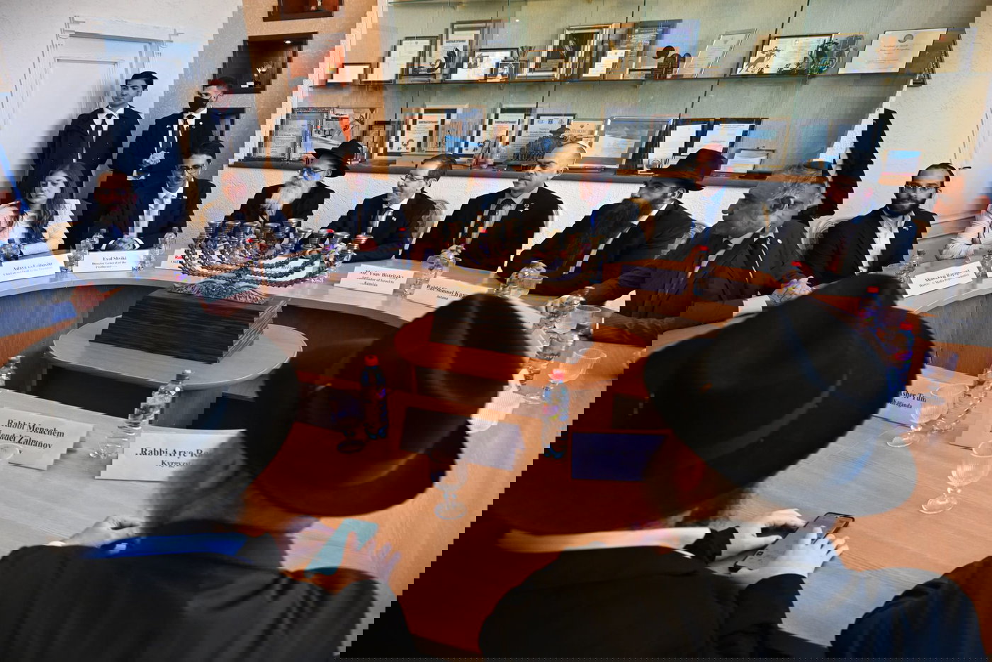 הנשיא הרצוג עם ראשי הקהילה היהודית בקזחסטן
