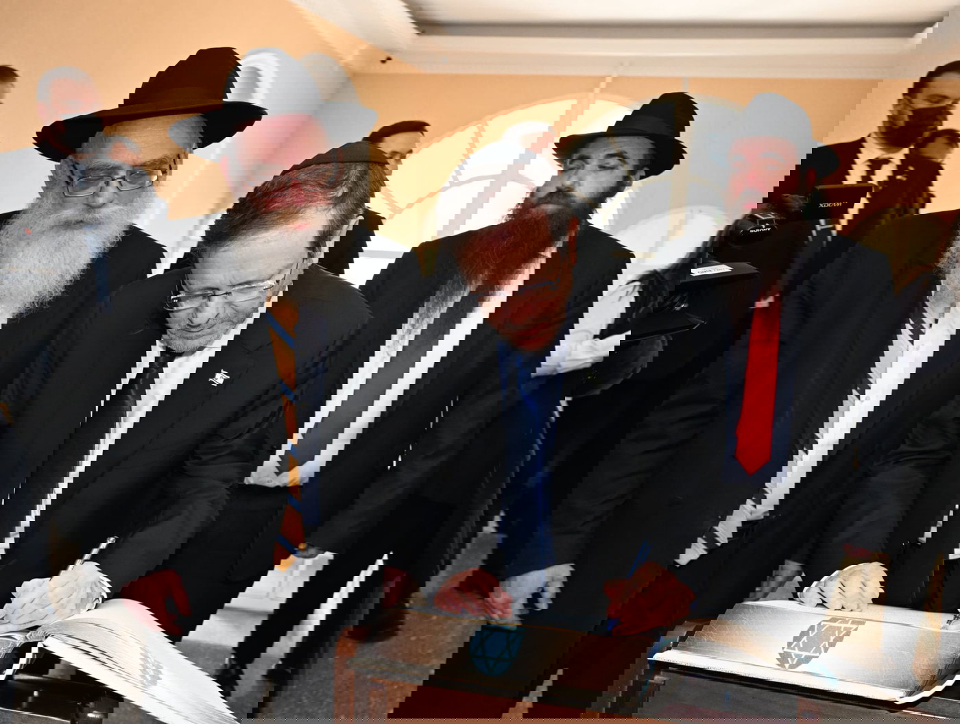 הנשיא הרצוג עם ראשי הקהילה היהודית בקזחסטן