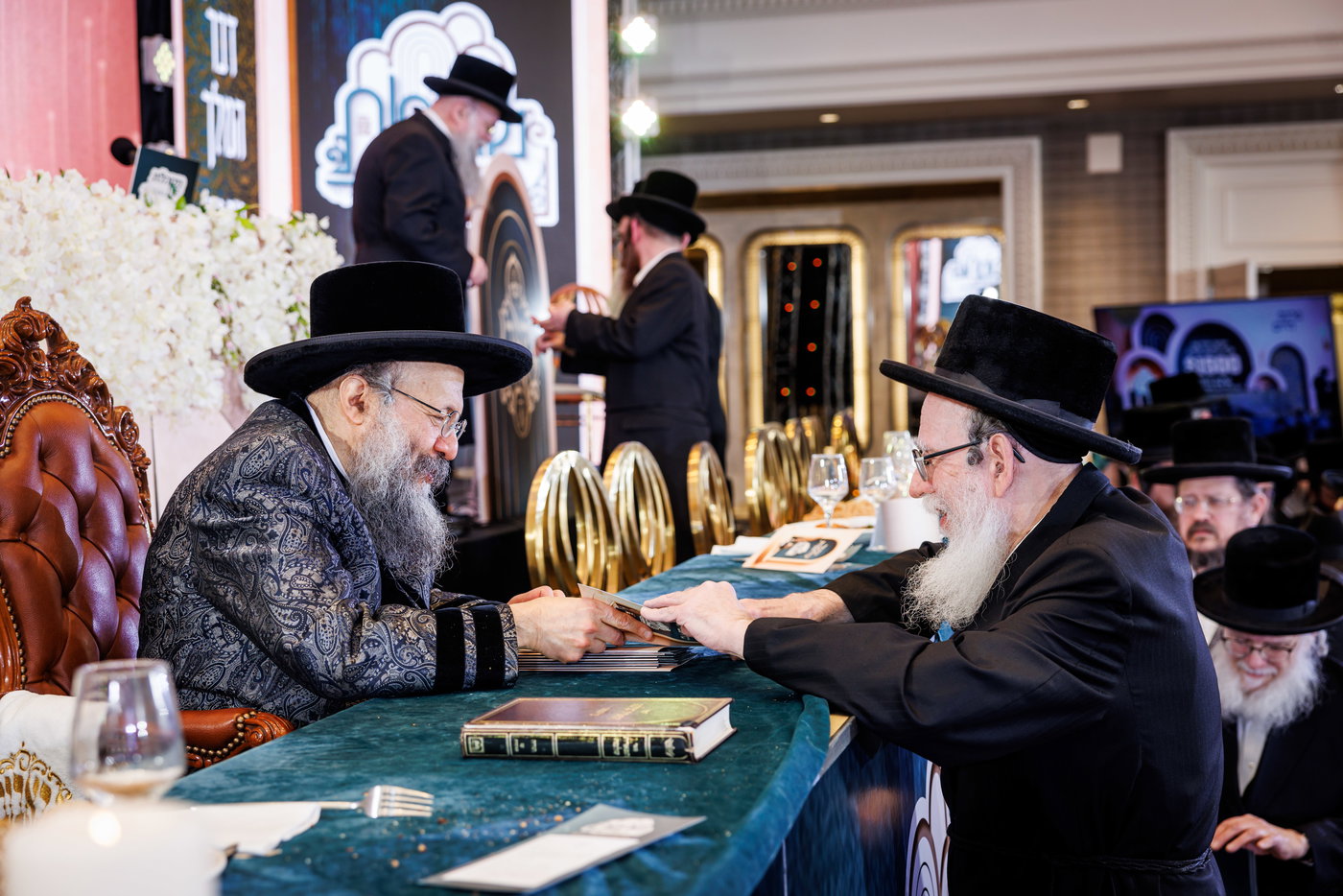 הדינרים בחצה"ק באבוב 45