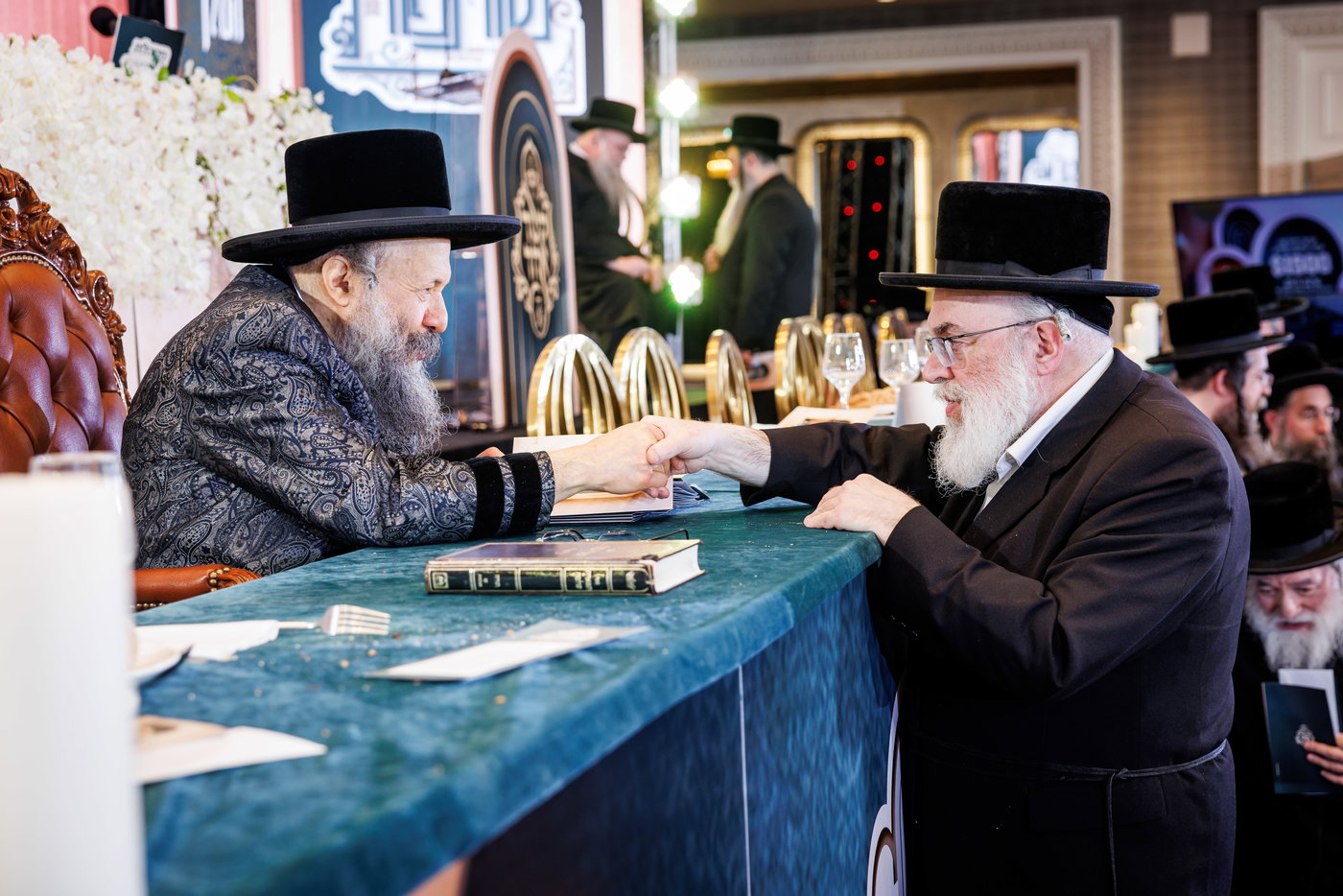 הדינרים בחצה"ק באבוב 45