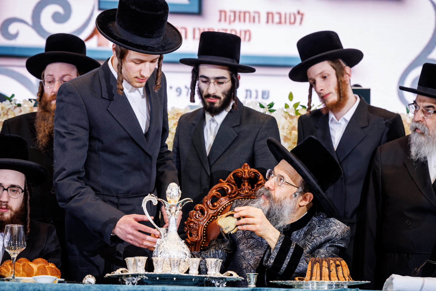 הדינרים בחצה"ק באבוב 45