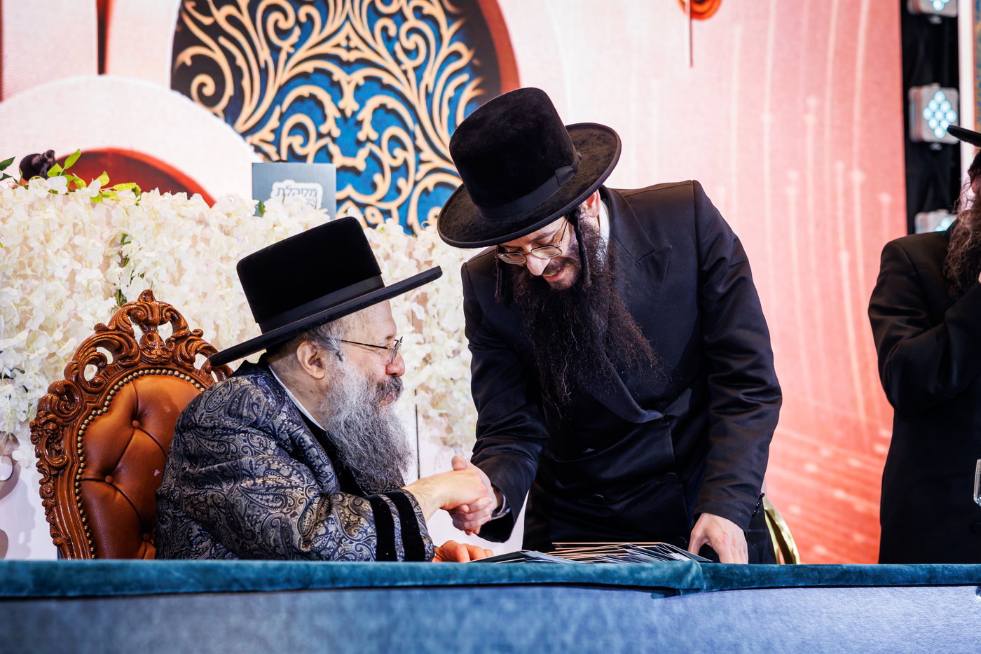 הדינרים בחצה"ק באבוב 45