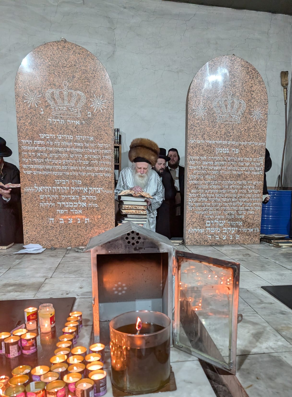 הגה"צ רבי יצחק מאיר מורגנשטרן על ציון הרה"ק מקומרנא