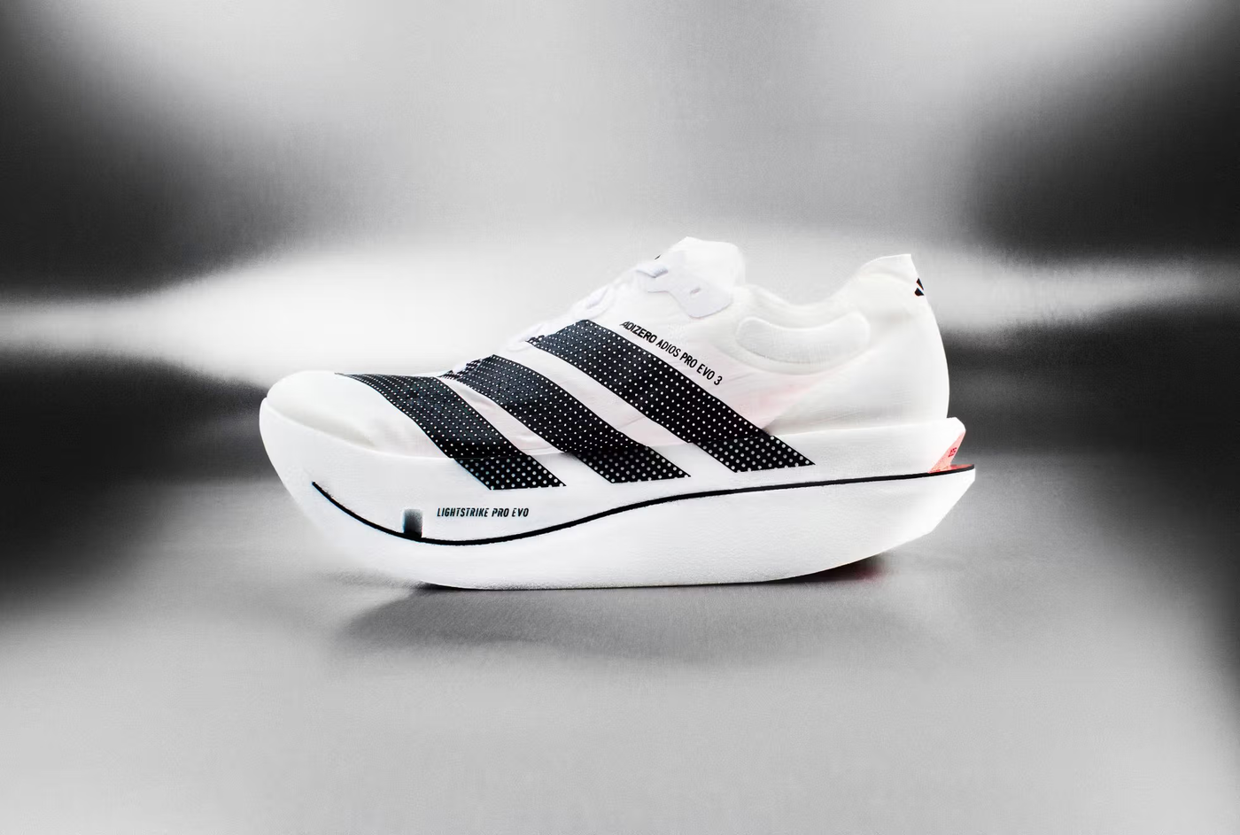 נעלי העל החדשות של אדידס