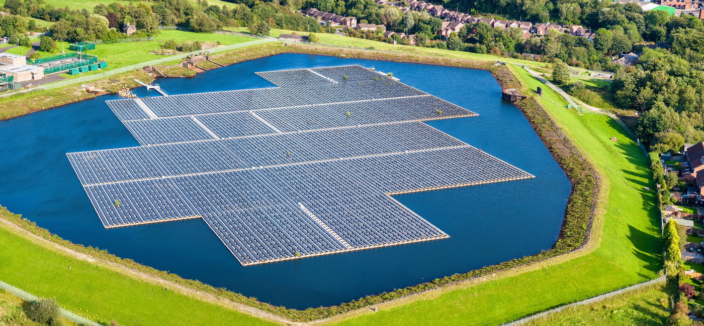 פאנלים סולארים צפים. בריטניה