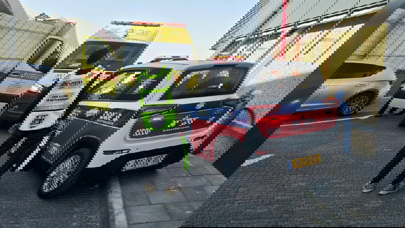 רכבי החירום בזירה