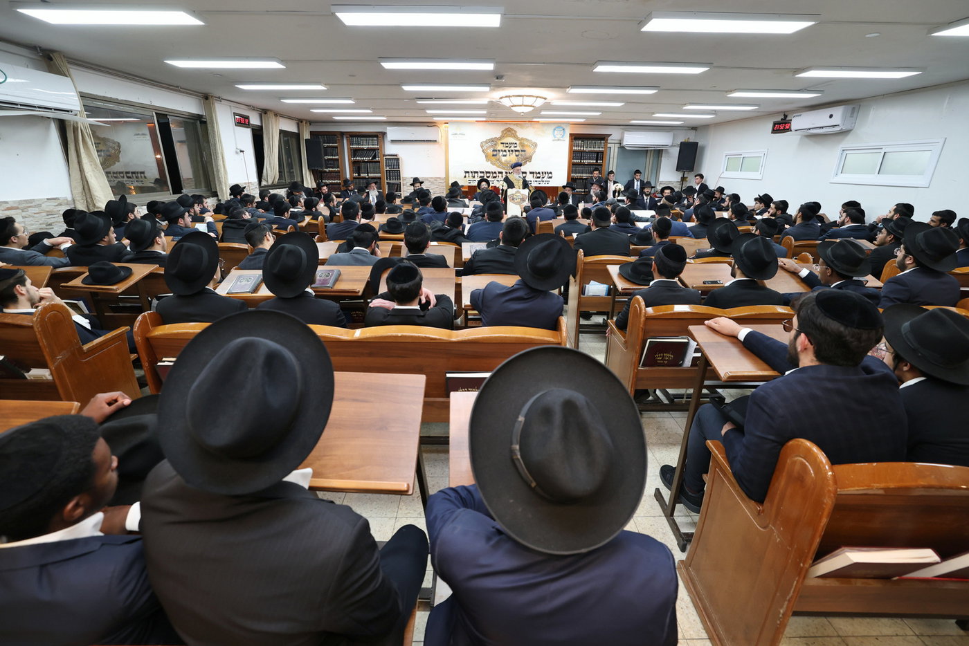 הגר"מ צדקה בישיבת תורת אברהם