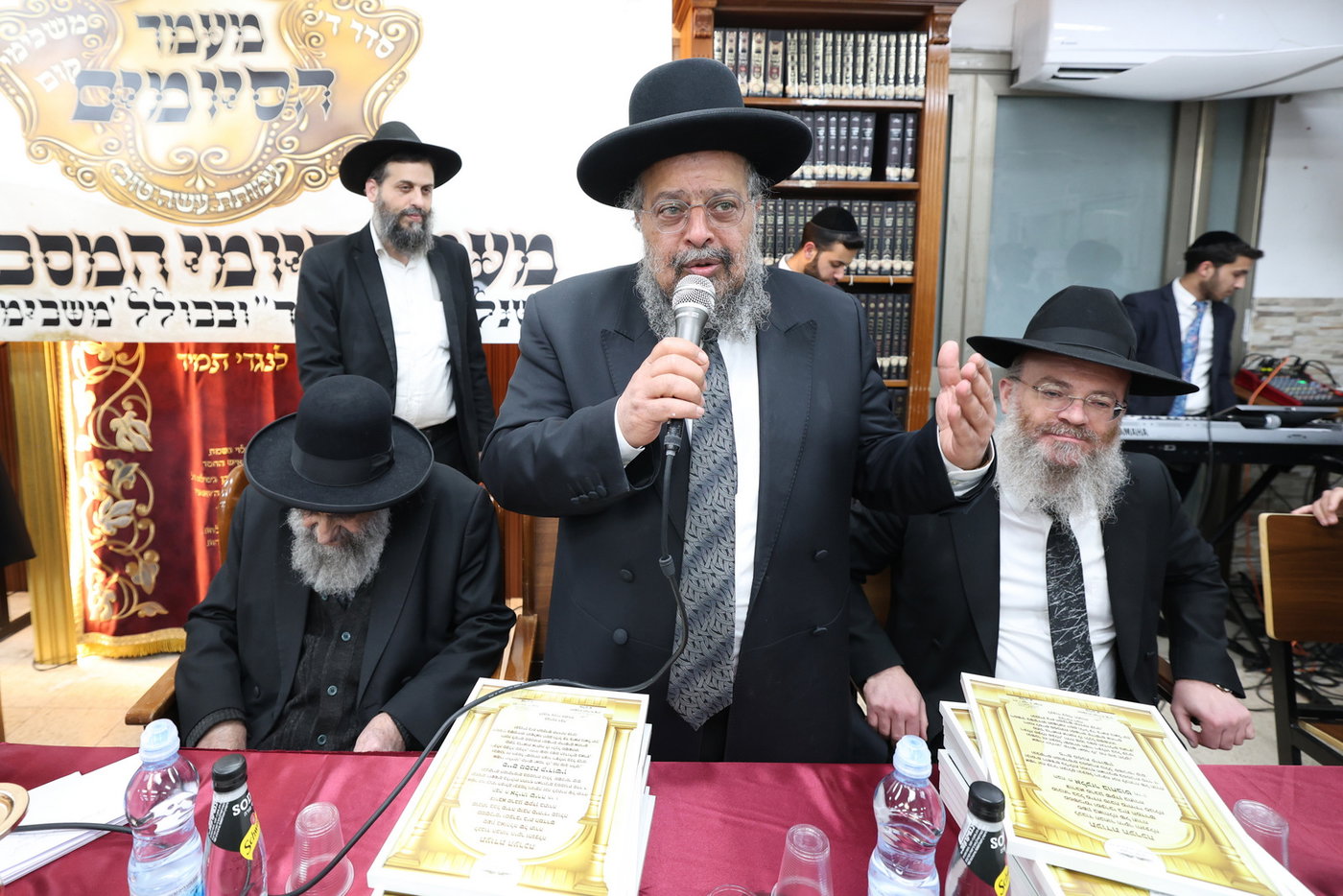 הגר"מ צדקה בישיבת תורת אברהם