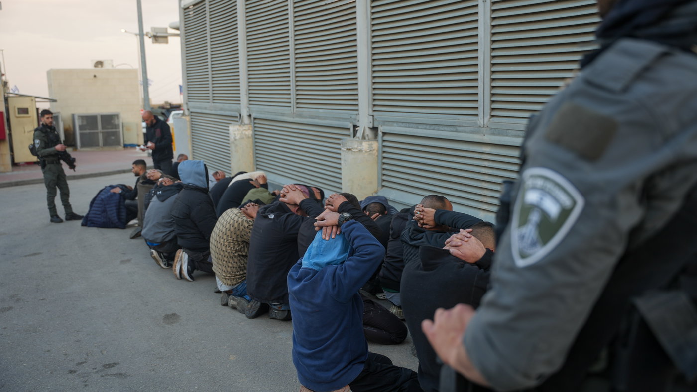 פרשת משאית הזבל: הרגע שבו נמצאו בפנים דחוסים 33 איש | צפו