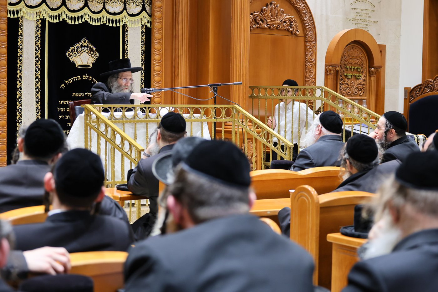 הגה"צ רבי אלימלך בידרמן בשיחת חיזוק בחיפה