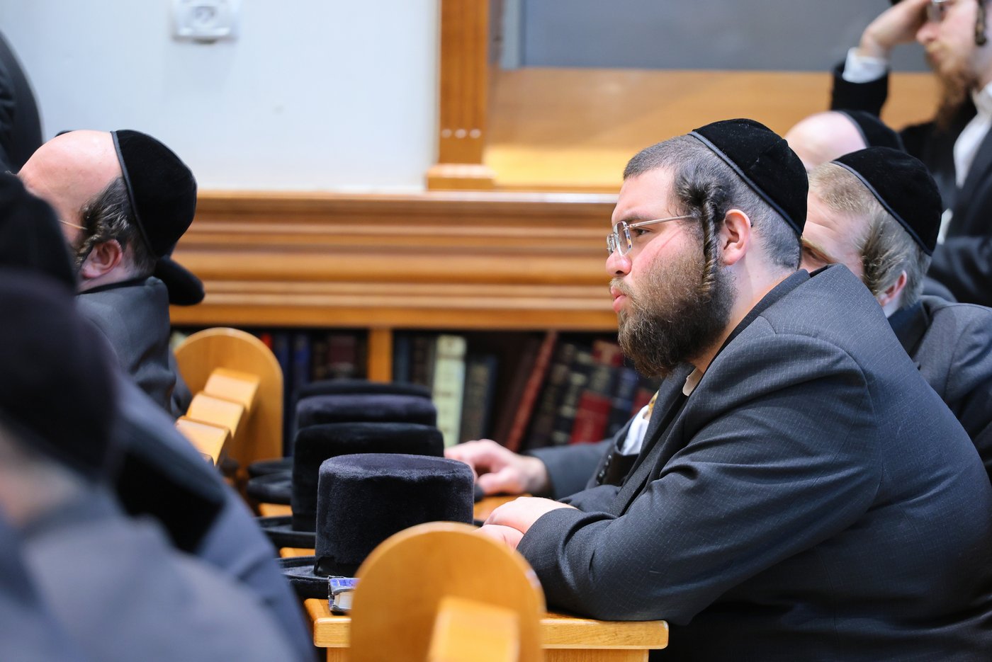 הגה"צ רבי אלימלך בידרמן בשיחת חיזוק בחיפה