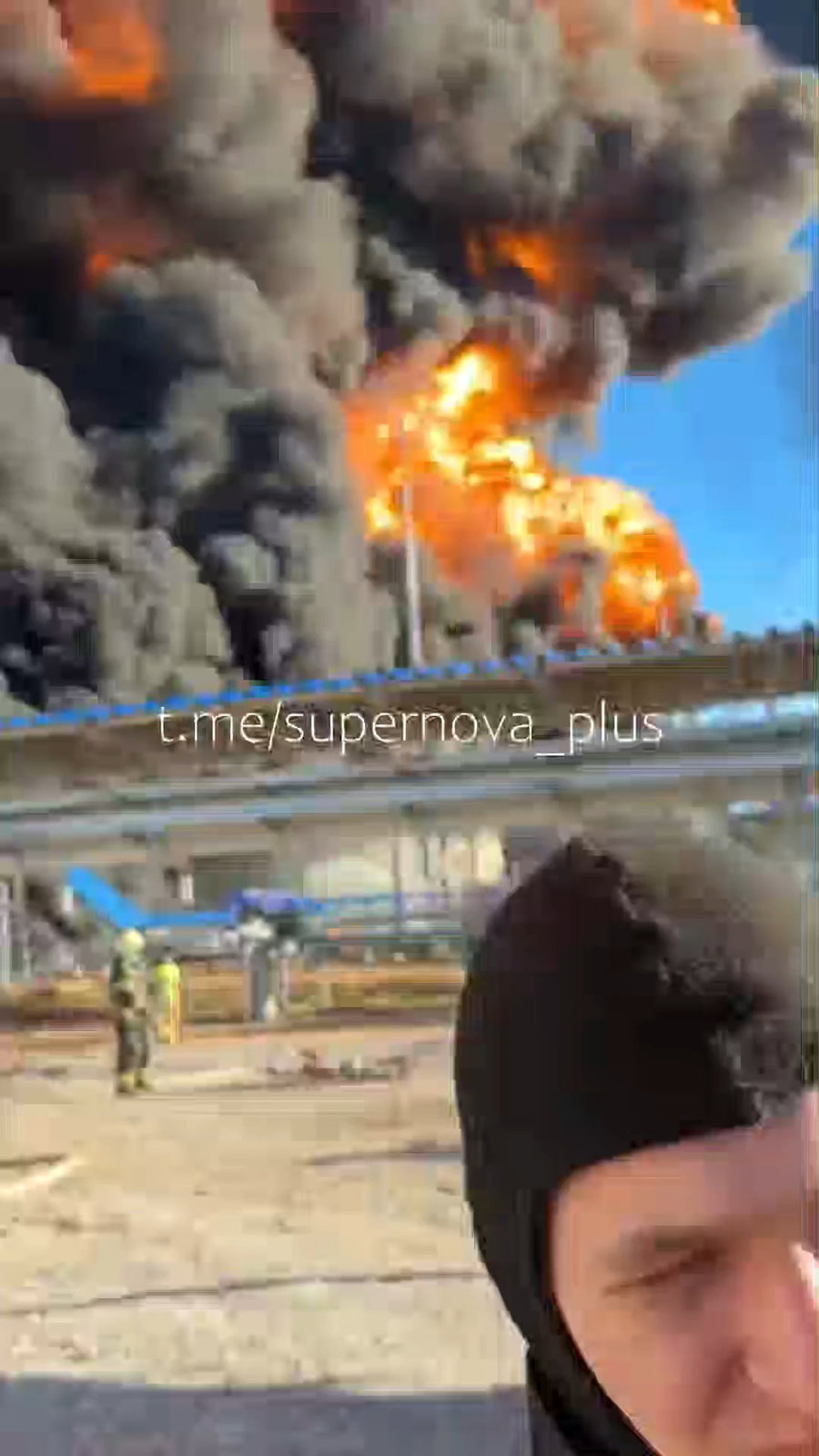 מתקן הנפט הרוסי בוער