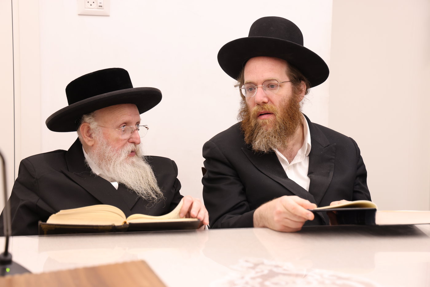 המעמד במעונו של הגר"מ שטרנבוך