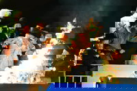 האדמו"ר מתולדות אברהם יצחק בהדלקה ל"ג בעומר