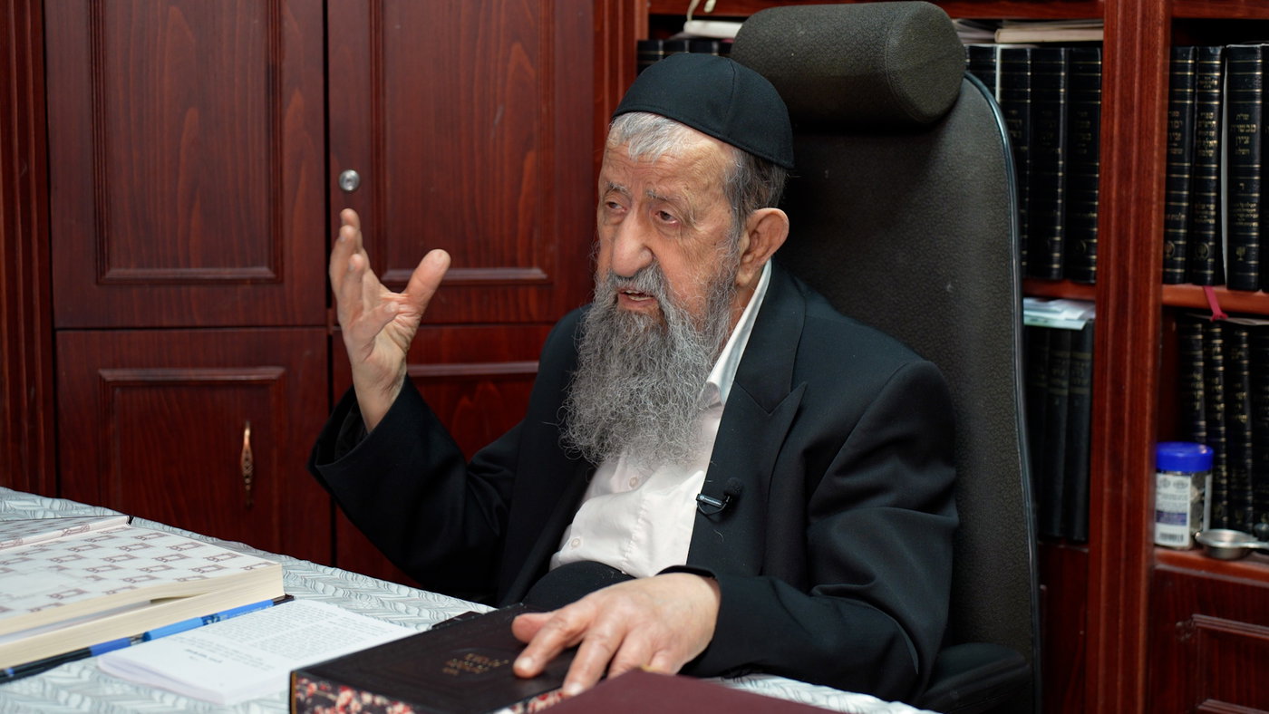 הגאון רבי בן ציון מוצפי זועם על המאבקים במירון: "זה נהיה גן ילדים, רבי שמעון לא אוהב את זה" 