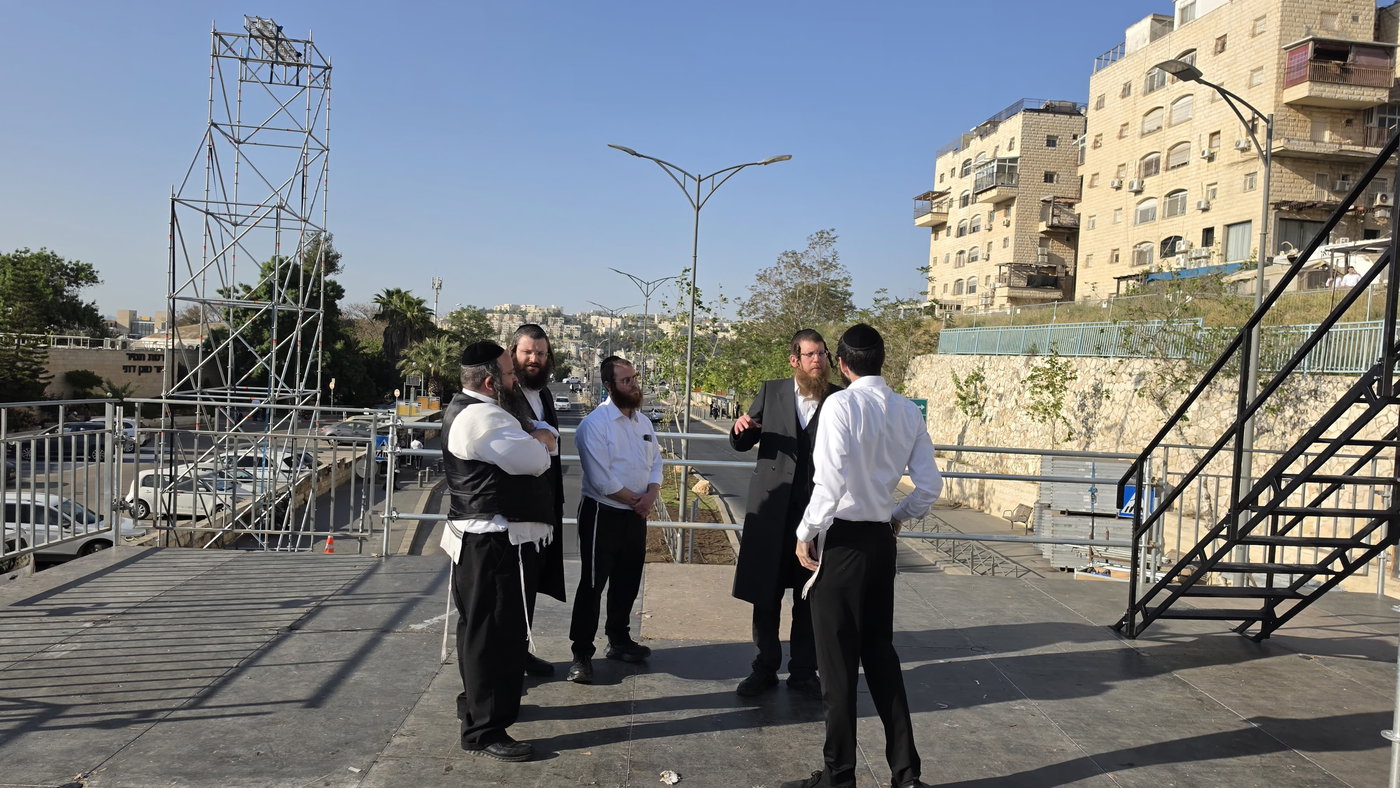 יבטל כל הגזירות: מעמד ההדלקה המרכזי של המשפיע ר' מיילך בירושלים