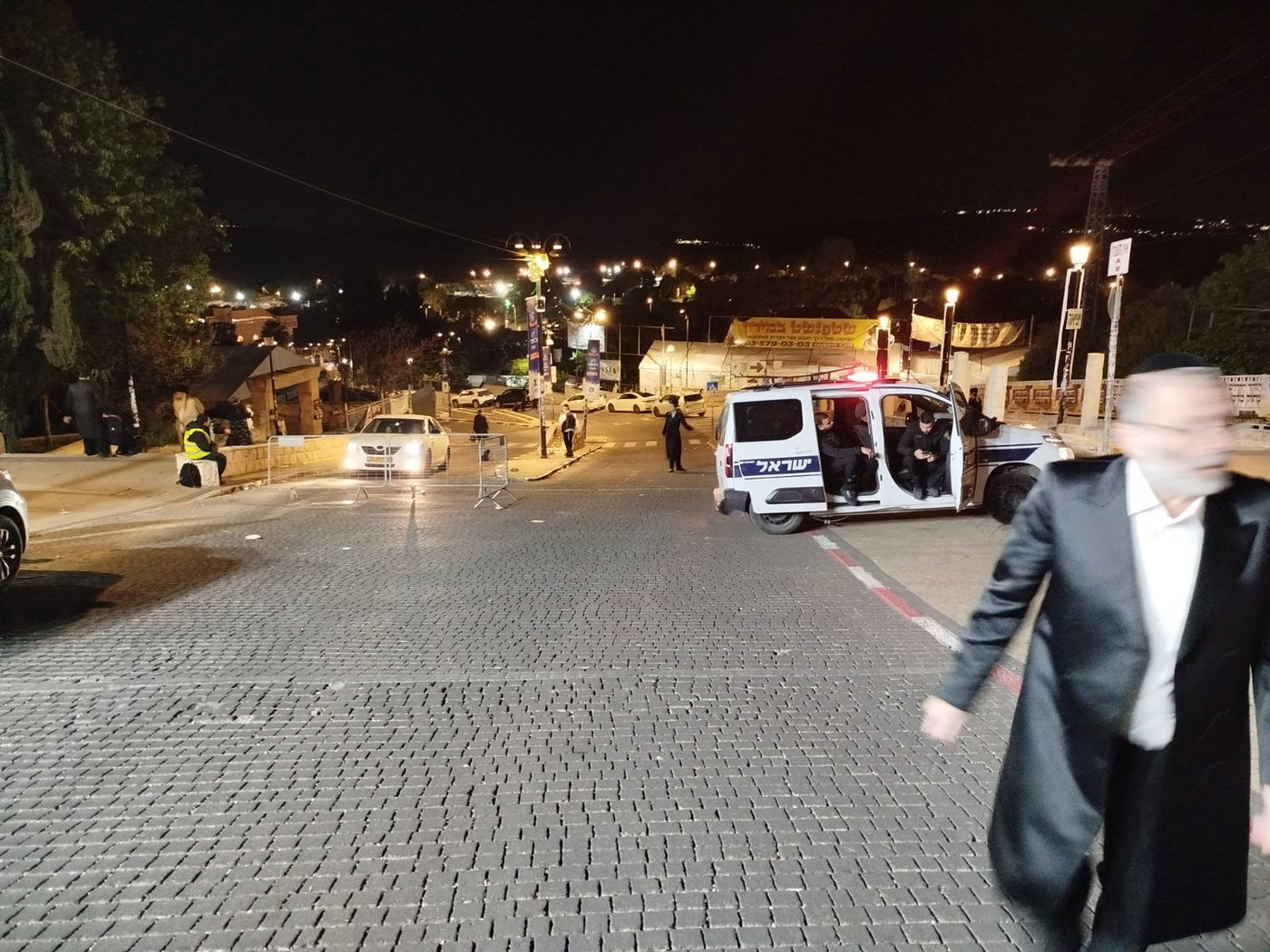 מירון, הלילה
