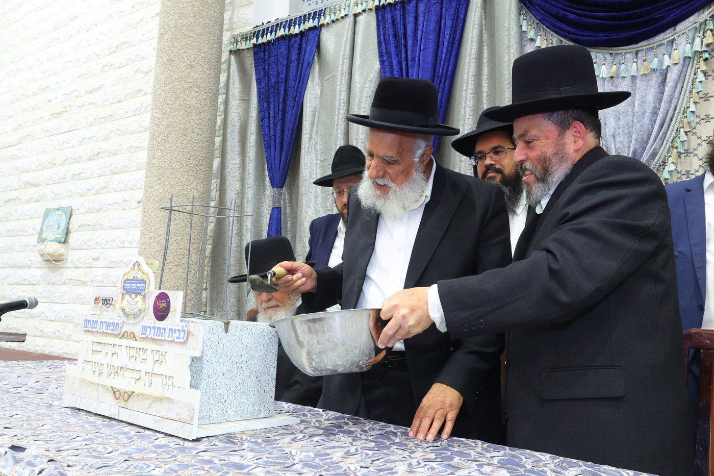 הנחת אבן הפינה לזכרו של הרב לרר ז"ל