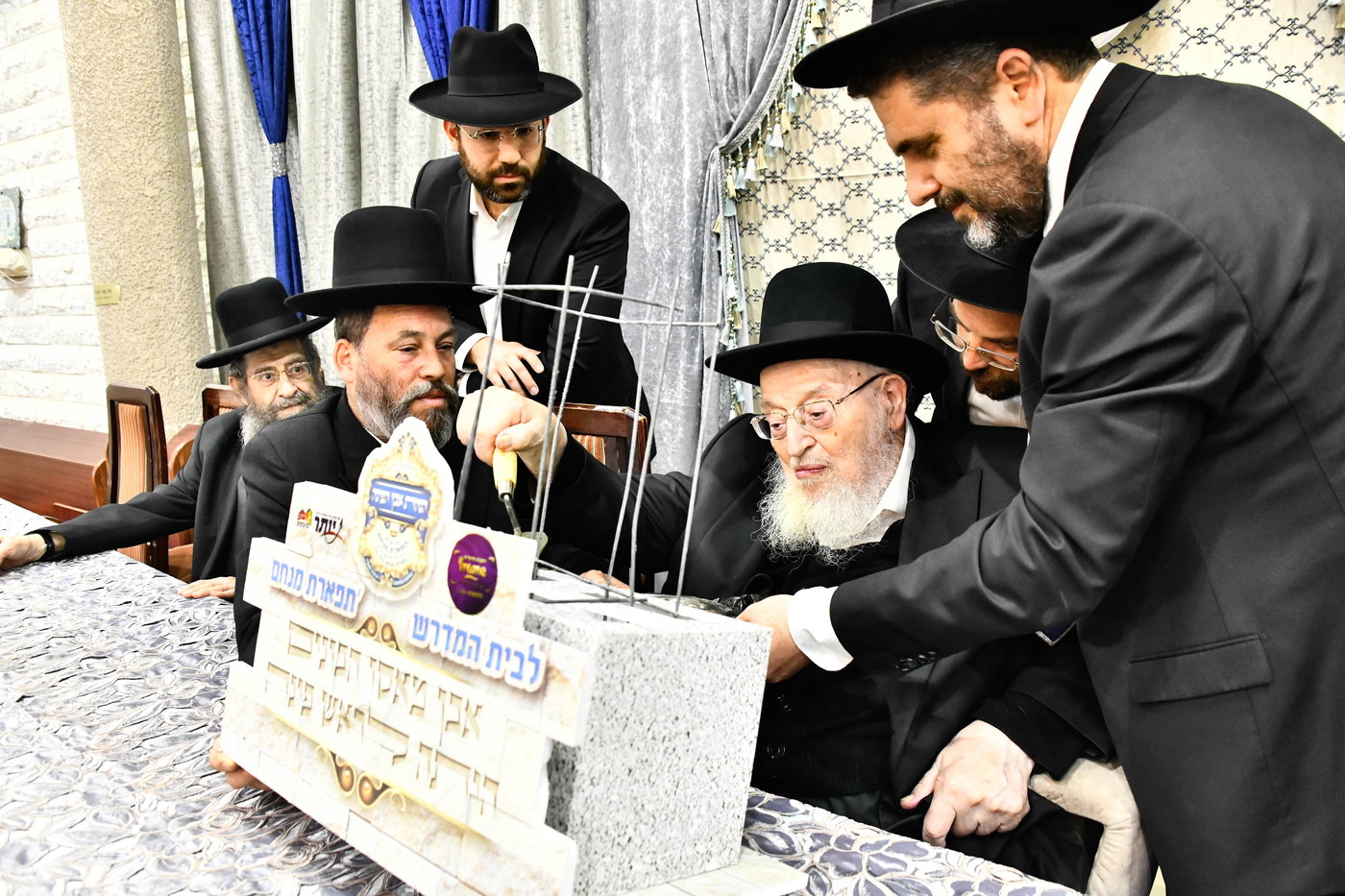 הנחת אבן הפינה לזכרו של הרב לרר ז"ל
