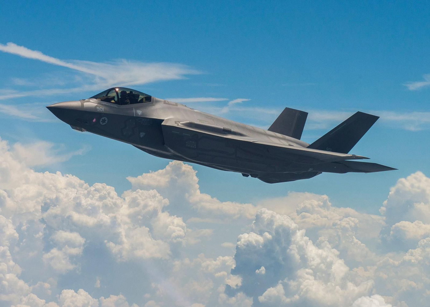 מטוס האדיר (F35)