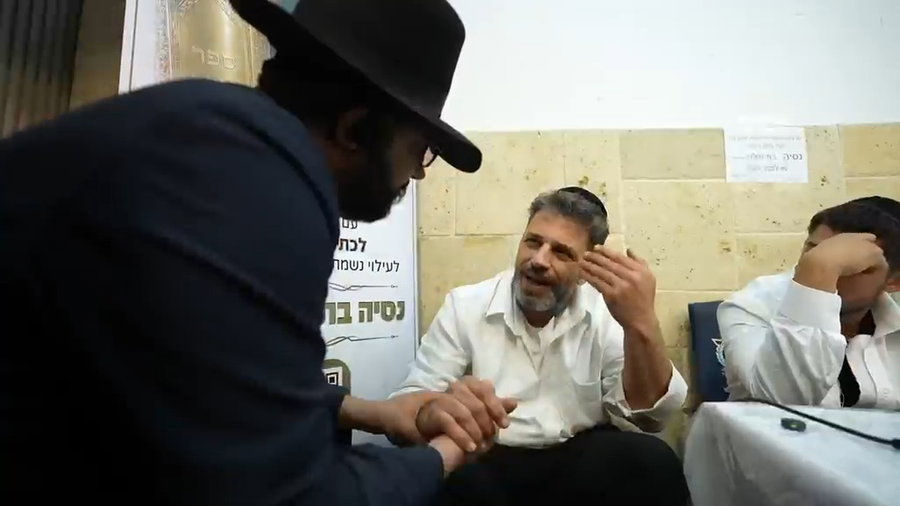 הינוקא בניחום אבלים אצל משפחת כראדי