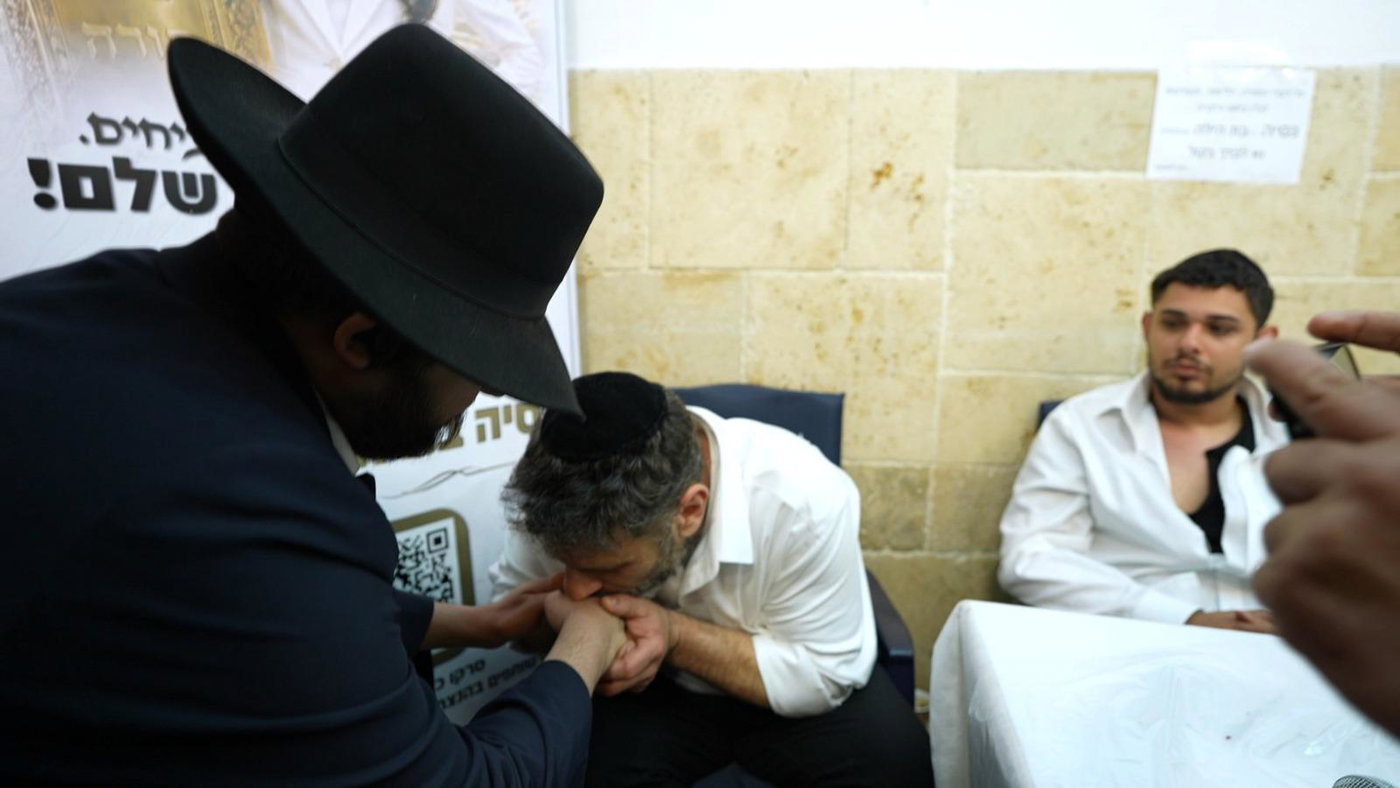 הינוקא בניחום אבלים אצל משפחת כראדי