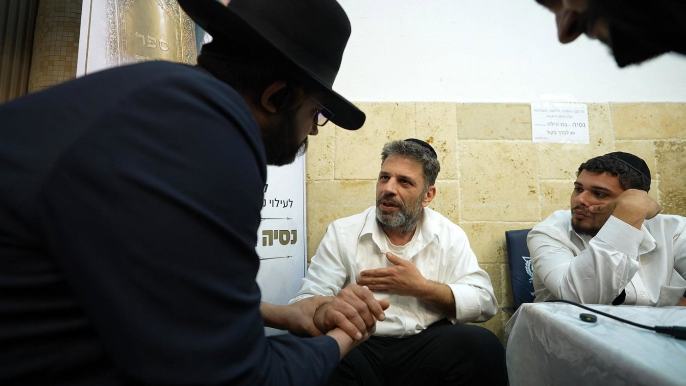 הינוקא בניחום אבלים אצל משפחת כראדי
